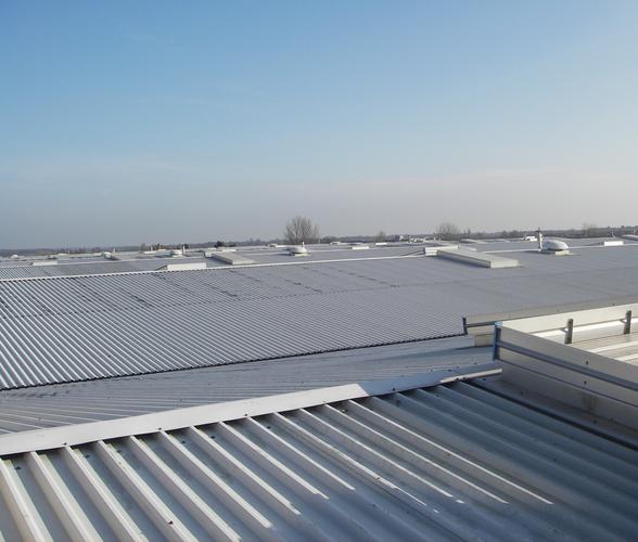 PVC en cubiertas: solución eficiente y duradera para edificación estándar